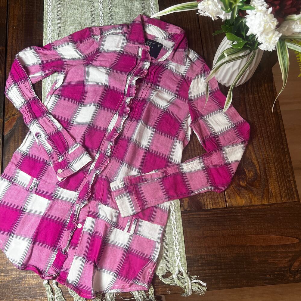 American Eagle Outfitters Women's Pink Plaid Button Down Shirt Size S/2